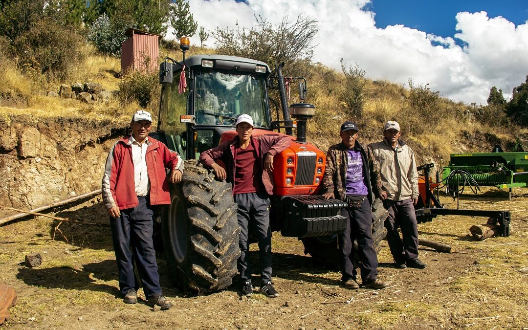 MINAGRI: Productores de leche de Los Morochucos reciben primeros bienes cofinanciados por Planes de Negocio